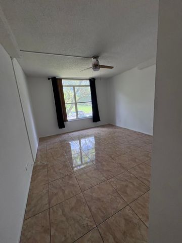 3710 INVERRARY Drive 2G, Lauderhill, FL 33319