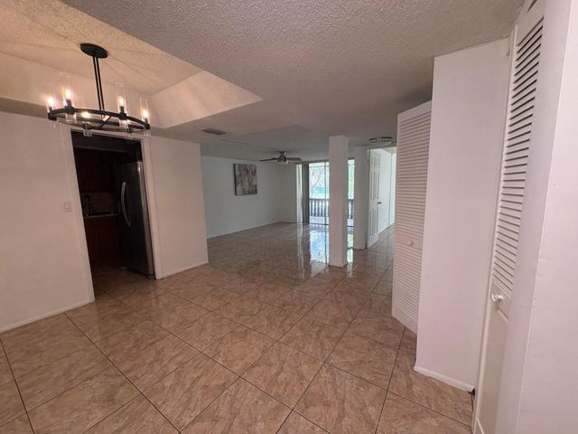 3710 INVERRARY Drive 2G, Lauderhill, FL 33319