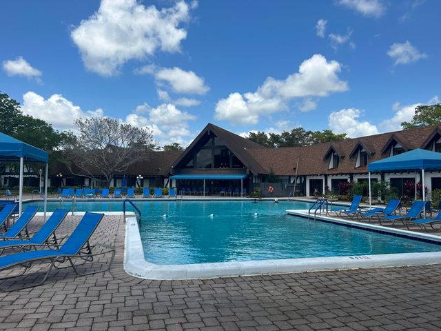 3710 INVERRARY Drive 2G, Lauderhill, FL 33319