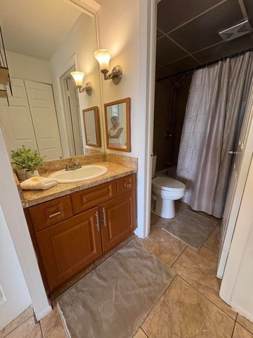 3710 INVERRARY Drive 2G, Lauderhill, FL 33319