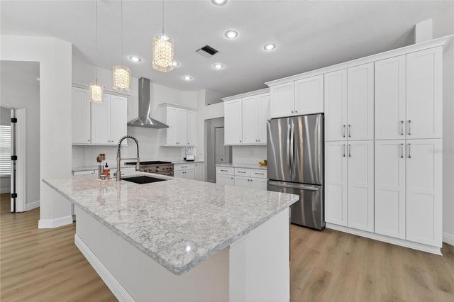 5608 OSPREY PARK PLACE, Lithia, FL 33547