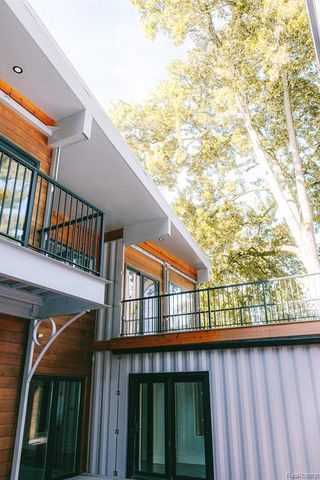 303 Forest Avenue, Royal Oak, MI 48067