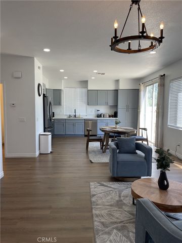 12236 Via Santa Lucia, Sylmar, CA 91342