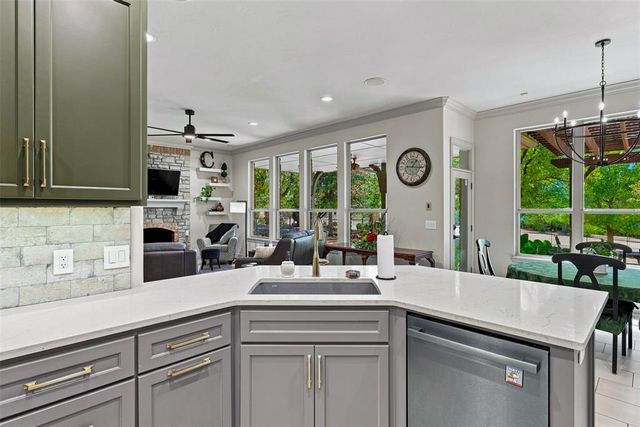 432 Hollowdale, Edmond, OK 73003