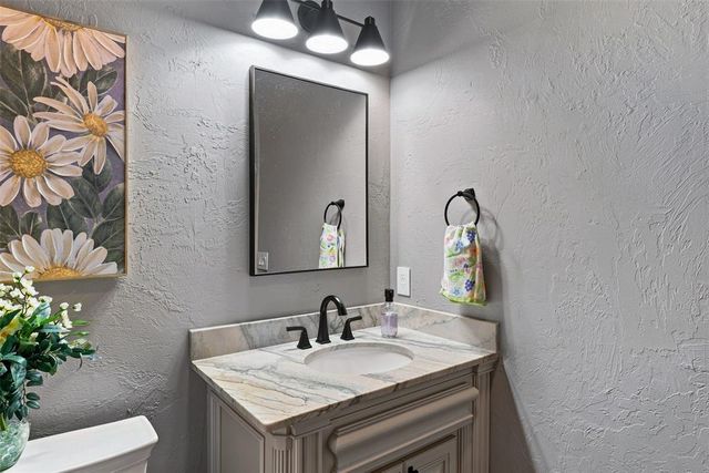 432 Hollowdale, Edmond, OK 73003