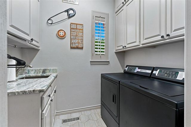 432 Hollowdale, Edmond, OK 73003