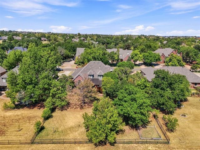 432 Hollowdale, Edmond, OK 73003