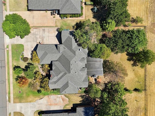 432 Hollowdale, Edmond, OK 73003