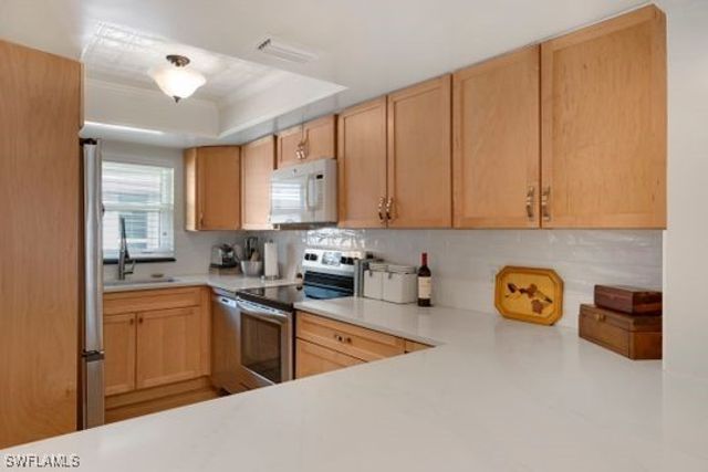 265 Yorkshire CT 8, Naples, FL 34112