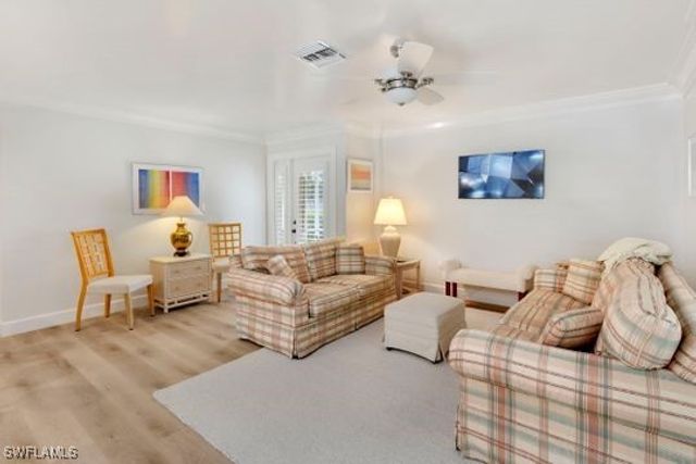 265 Yorkshire CT 8, Naples, FL 34112