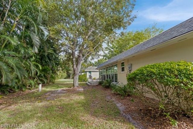 265 Yorkshire CT 8, Naples, FL 34112