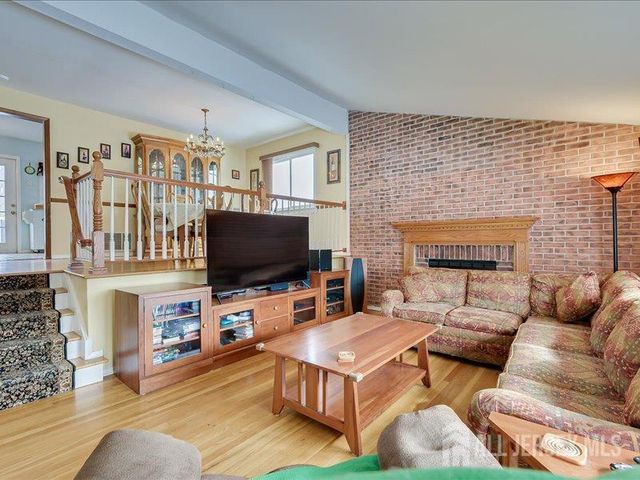 38 Karen Place, Edison, NJ 08817