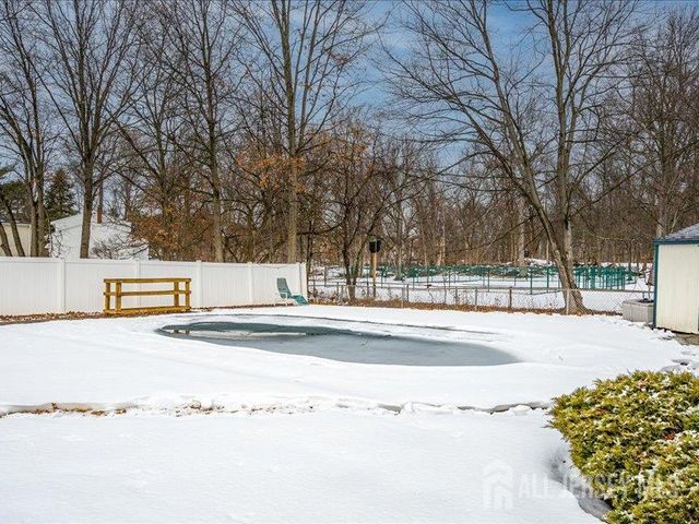 38 Karen Place, Edison, NJ 08817