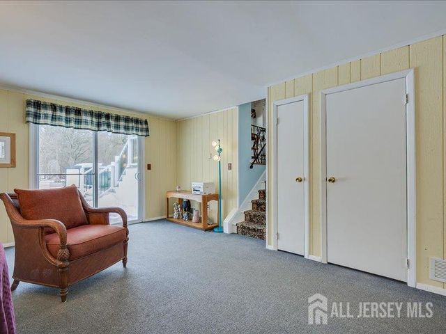 38 Karen Place, Edison, NJ 08817