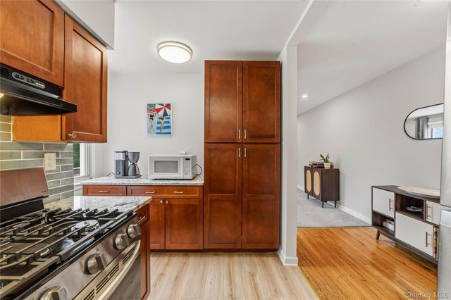 9 Bryant Crescent 1G, White Plains, NY 10605
