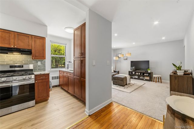 9 Bryant Crescent 1G, White Plains, NY 10605