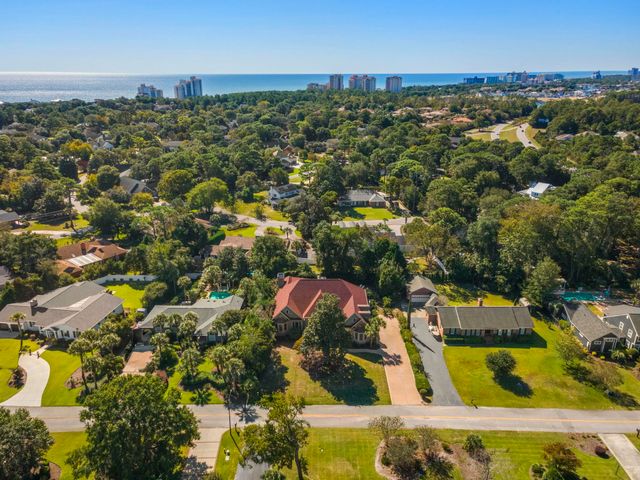 407 Pinecrest Dr., Myrtle Beach, SC 29572