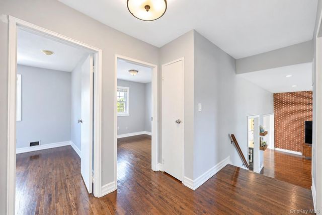 919 Park Court, Valley Stream, NY 11581