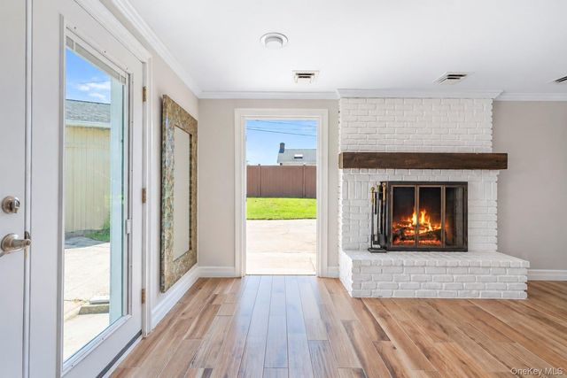 919 Park Court, Valley Stream, NY 11581