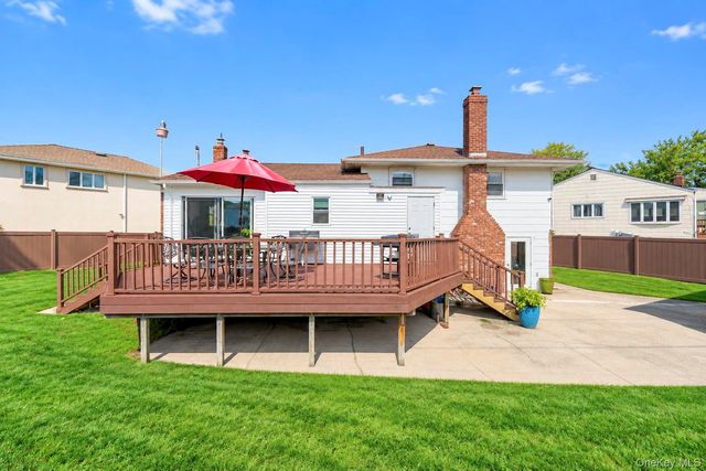 919 Park Court, Valley Stream, NY 11581