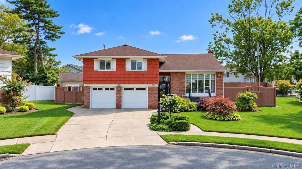 919 Park Court, Valley Stream, NY 11581 — exterior