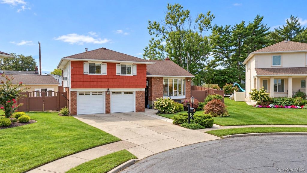 919 Park Court, Valley Stream, NY 11581 — photo 3