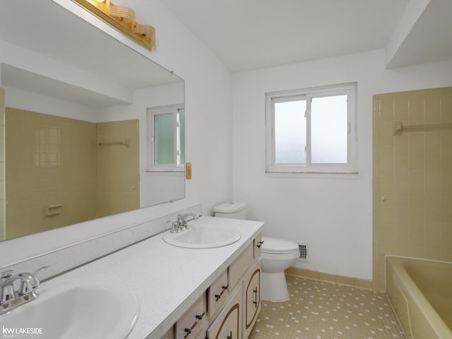 35385 Bobcean Road, Clinton Twp, MI 48035