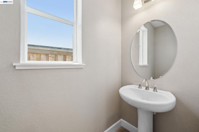 1301 Sunningdale Lane, Fairfield, CA 94533