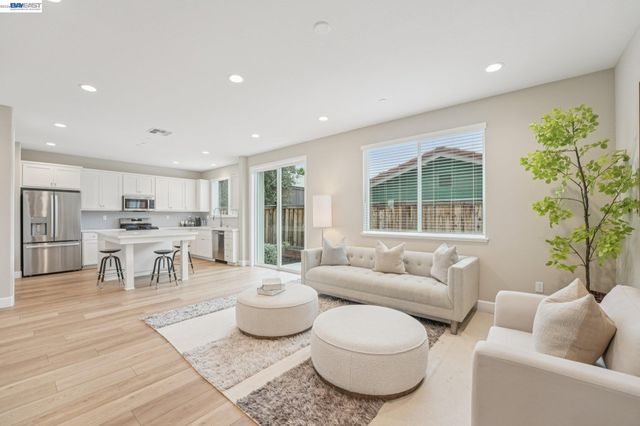 1301 Sunningdale Lane, Fairfield, CA 94533