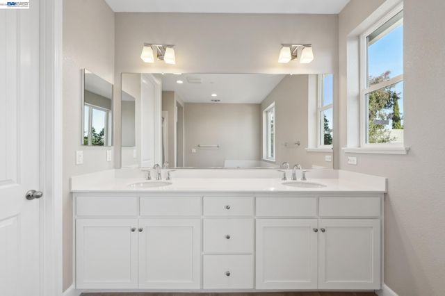 1301 Sunningdale Lane, Fairfield, CA 94533