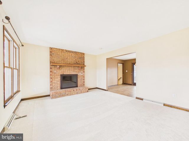 1109 MATAMORAS RD, Halifax, PA 17032