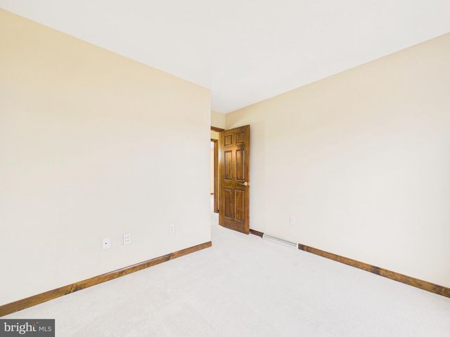 1109 MATAMORAS RD, Halifax, PA 17032