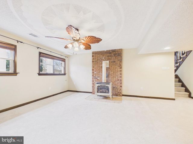 1109 MATAMORAS RD, Halifax, PA 17032