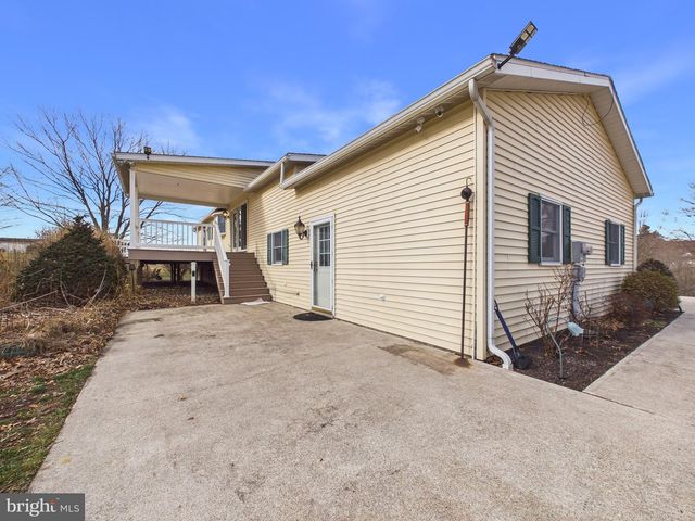 1109 MATAMORAS RD, Halifax, PA 17032