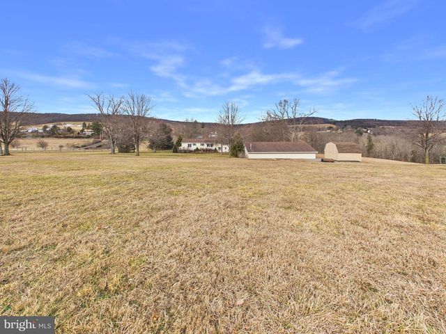 1109 MATAMORAS RD, Halifax, PA 17032