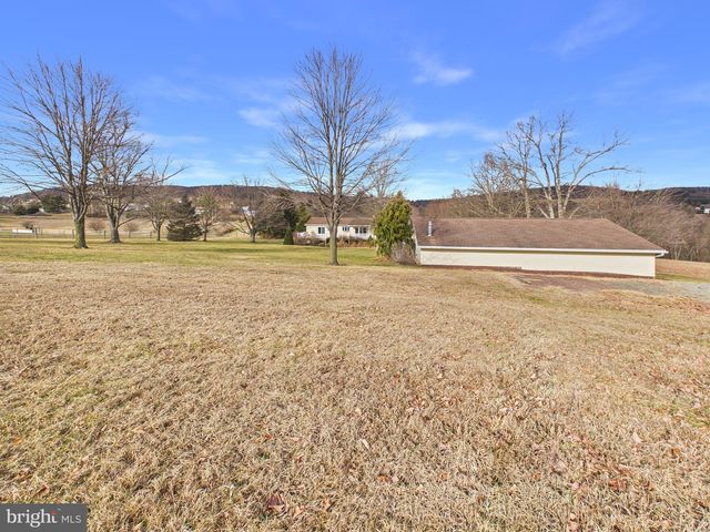 1109 MATAMORAS RD, Halifax, PA 17032