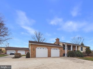 1109 MATAMORAS RD, Halifax, PA 17032