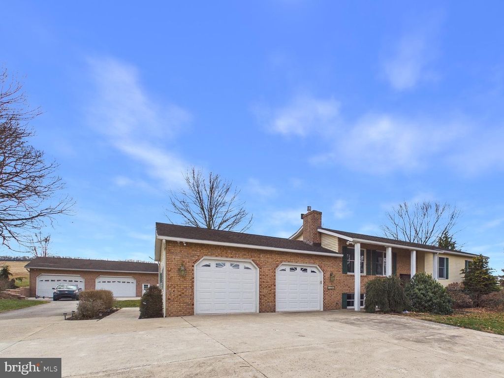 1109 MATAMORAS RD, Halifax, PA 17032