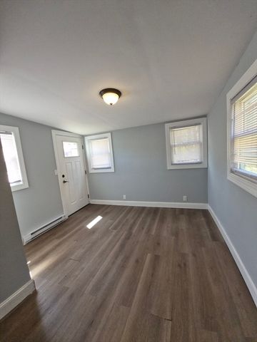 13 Crump St, Hudson, MA 01749