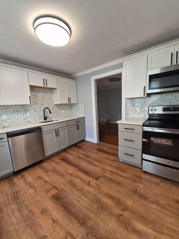 13 Crump St, Hudson, MA 01749