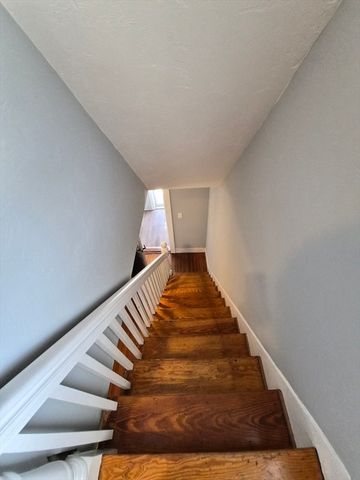 13 Crump St, Hudson, MA 01749