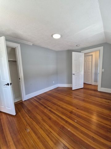 13 Crump St, Hudson, MA 01749