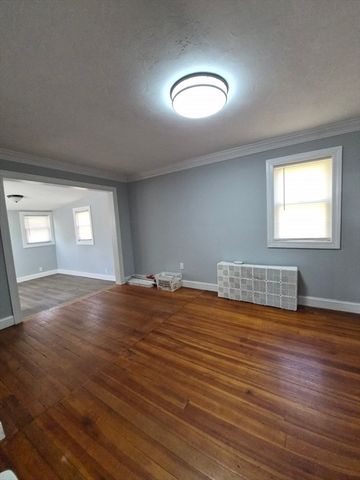 13 Crump St, Hudson, MA 01749