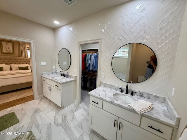 308 Berchman Oaks Drive, Lafayette, LA 70506