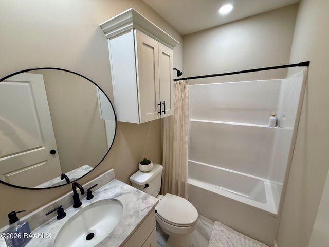 308 Berchman Oaks Drive, Lafayette, LA 70506