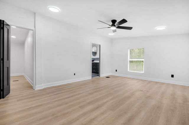 223 Tropicaire Street, Tallahassee, FL 32305