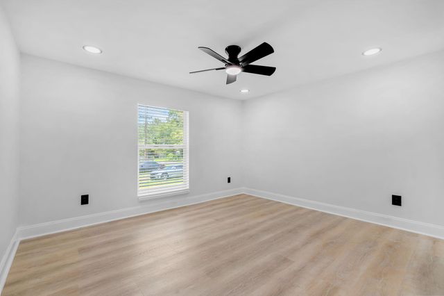 223 Tropicaire Street, Tallahassee, FL 32305