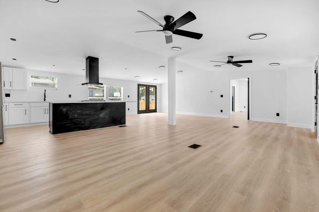 223 Tropicaire Street, Tallahassee, FL 32305