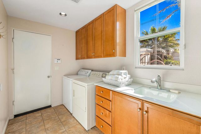 701 Indian Ridge Drive, Palm Desert, CA 92211