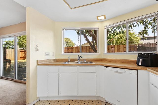 6140 Glenhurst Way, Citrus Heights, CA 95621